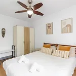Sunny Retreat Near Market アパート アリカンテ
