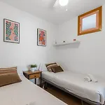 Sunny Retreat Near Market *