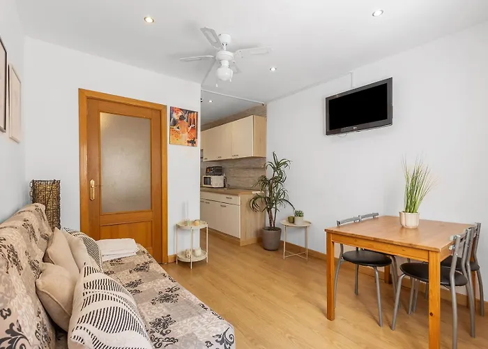 Apartmán Sunny Retreat Near Market *